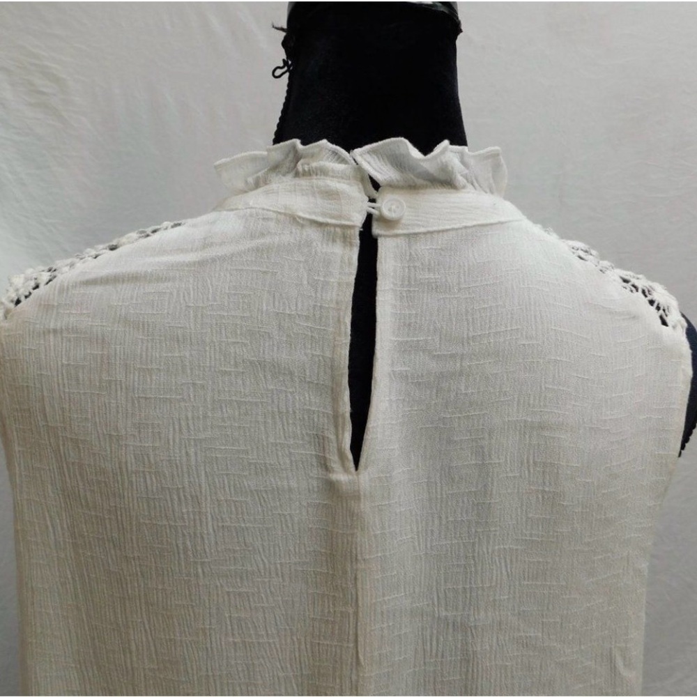 Elegant White Maxi Dress - Picture 5 of 6